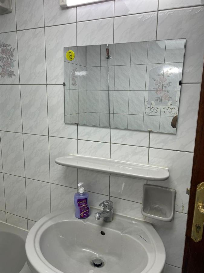 Brand New Boys Hostel 5 Min Walk From Burjuman Metro Station Exit-4 With All Brand New Furnishings & Free Facilities دبي المظهر الخارجي الصورة