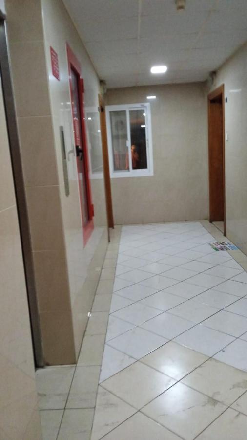 Brand New Boys Hostel 5 Min Walk From Burjuman Metro Station Exit-4 With All Brand New Furnishings & Free Facilities دبي المظهر الخارجي الصورة