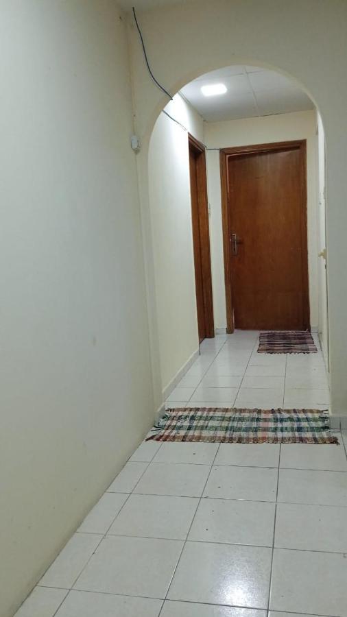 Brand New Boys Hostel 5 Min Walk From Burjuman Metro Station Exit-4 With All Brand New Furnishings & Free Facilities دبي المظهر الخارجي الصورة
