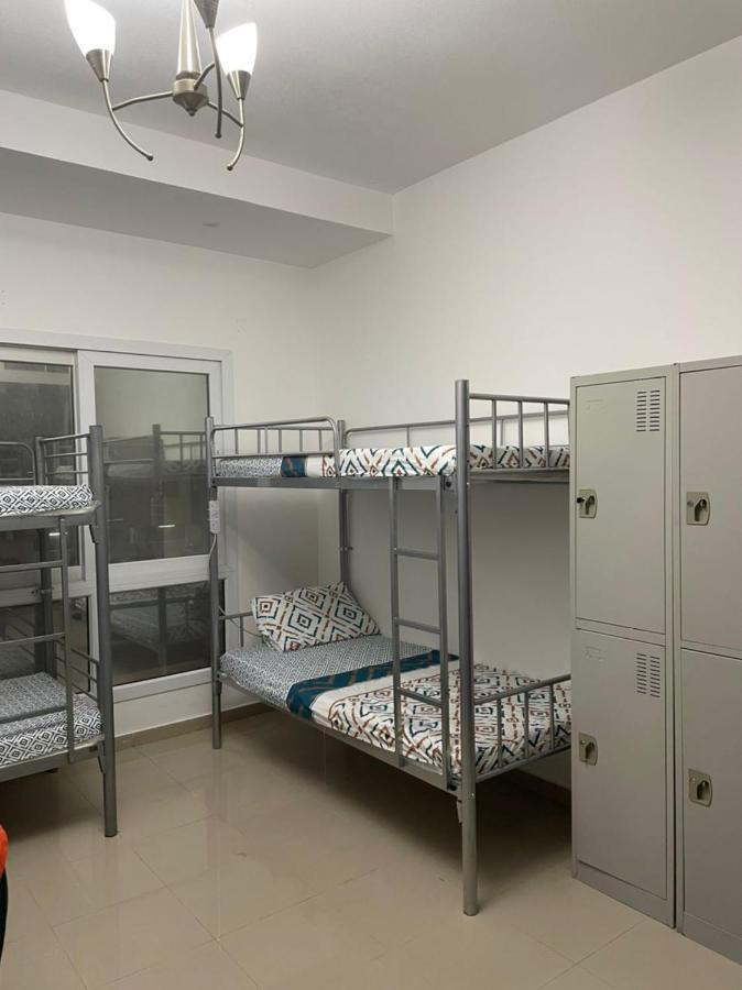 Brand New Boys Hostel 5 Min Walk From Burjuman Metro Station Exit-4 With All Brand New Furnishings & Free Facilities دبي المظهر الخارجي الصورة