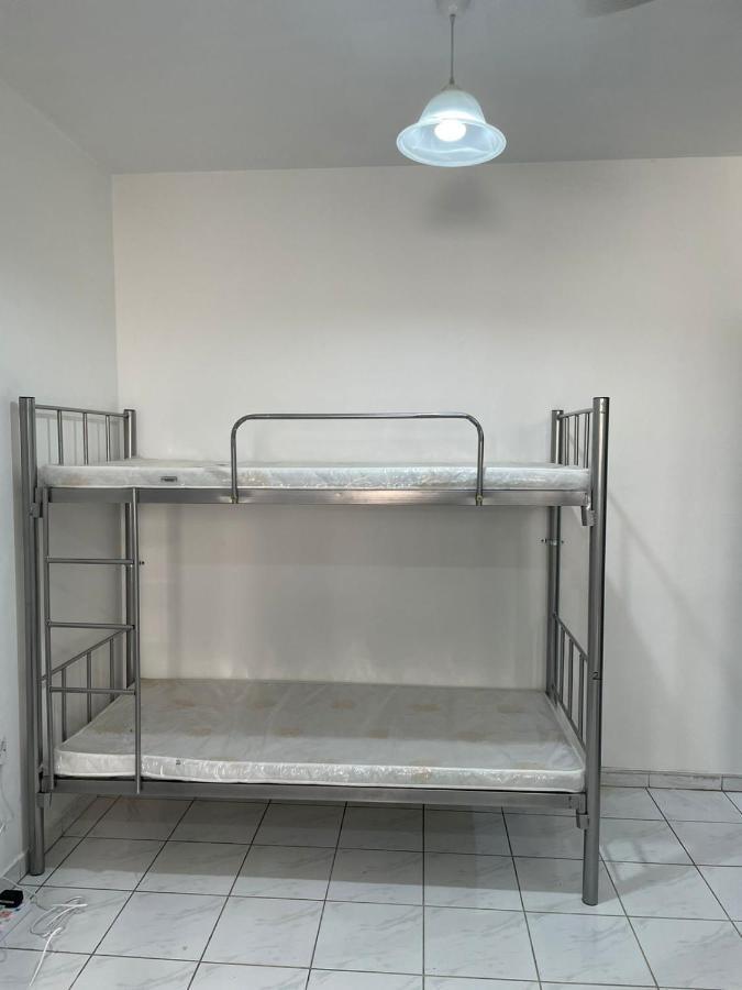 Brand New Boys Hostel 5 Min Walk From Burjuman Metro Station Exit-4 With All Brand New Furnishings & Free Facilities دبي المظهر الخارجي الصورة